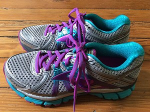 brooks adrenaline gts 17 womens purple