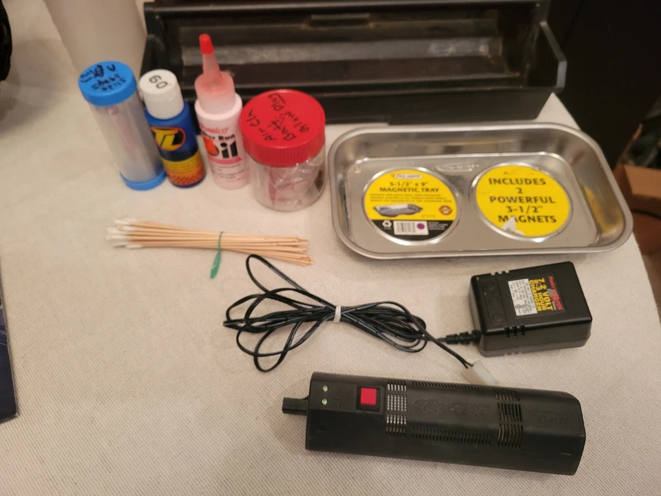 Traxxas 1/10 T-Maxx 3.3 4x4 Race Truck - Model 4909 Nitro. Less than 10 hrs Run. - Image 4 of 4