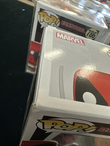 Funko Pop Marvel Deadpool 30 Aniversario Deadpool en Pastel de Cumpleaños Figura #776 - Imagen 2 de 17