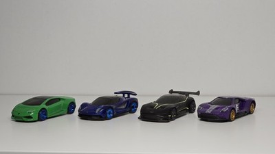 Konvolut Von 4 Hot Wheels  Autos Mit Custom Felgen Und Gummireifen, 1:64