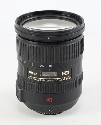Nikon AF-S DX Nikkor 18-200mm f/3.5-5.6 G ED IF VR Autofocus APS-C