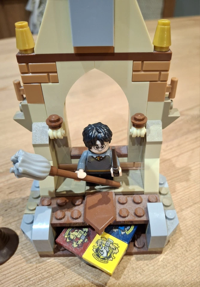 LEGO Harry Potter 4701 Sorting Hat, photo 2 of 3