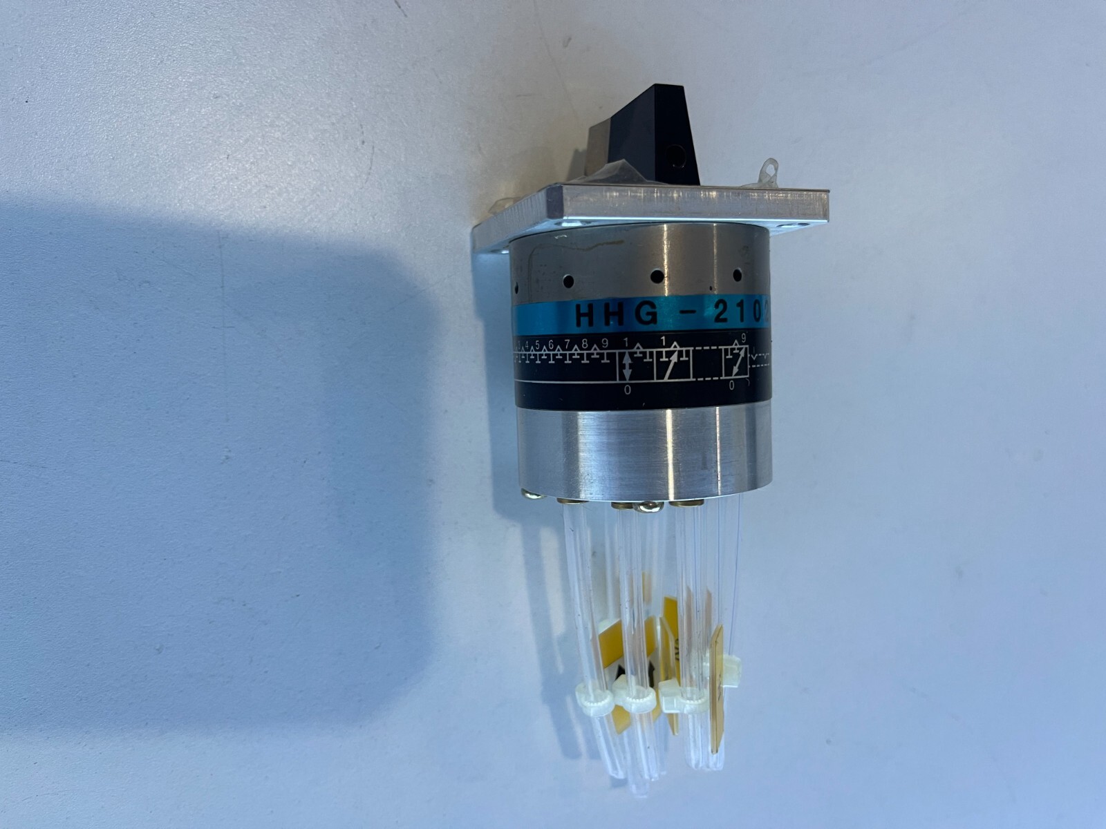 Parker, Kuroda HHG-2102 Switch