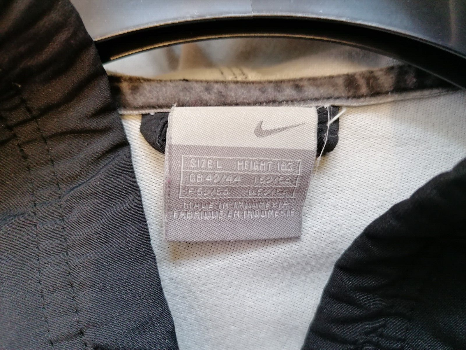 SACAI X NIKE Giacca Nike air nera con zip e difetto taglia L