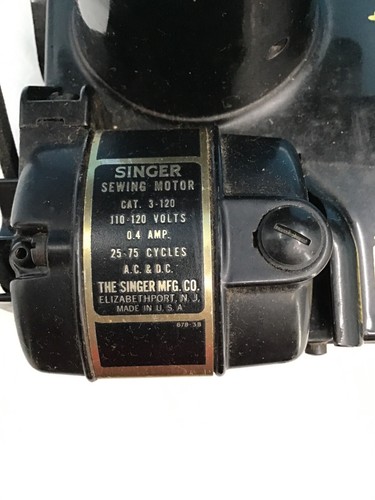 Vintage Singer Featherweight Sewing Machine in Original Case - Untested - Picture 9 of 11