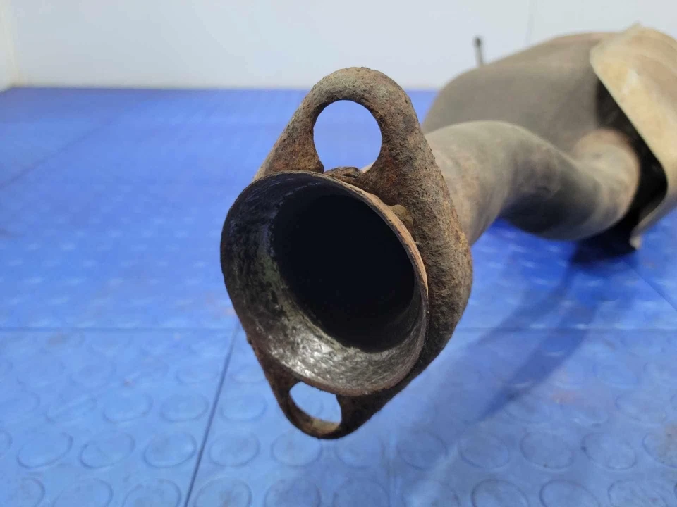 Silenciador de escape 95-96 Mazda B2300 B3000 B4000 - Se adapta a 108" distancia entre ejes OEM Foto 3 de 3