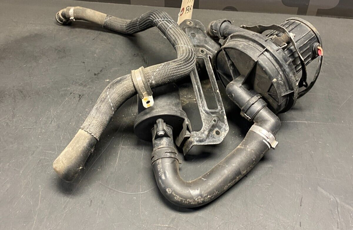 2012 AUDI R8 V10 OEM COUPE PASSENGER SIDE REAR SMOG AIR PUMP WITH LINES USED
