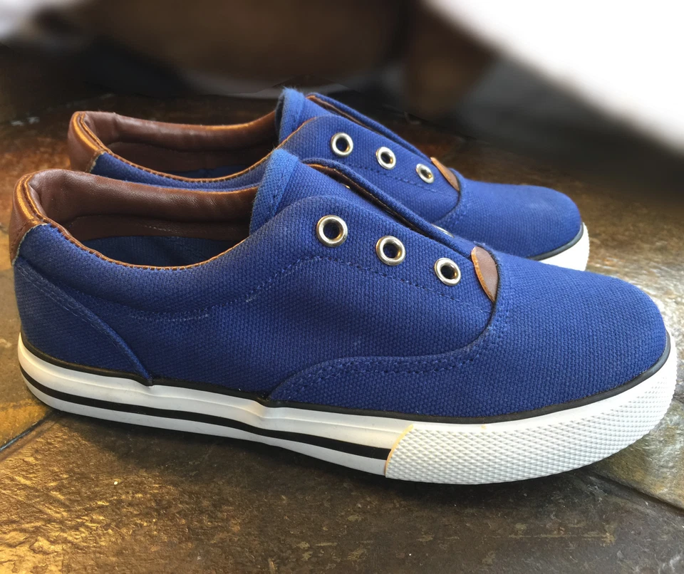 Zapatillas deportivas cómodas sin cordones de lona Cherokee Holden para niños pequeños Foto 4 de 4