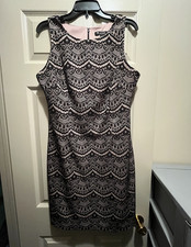 GUESS Black/Beige Geometric Lace Scoop Neck Sleeveless Fit & Flare Zip 12