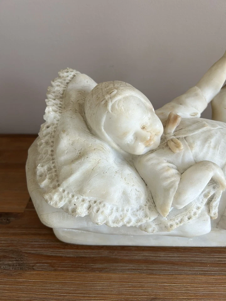 Antigua almohada de bebé firmada por Eugenio Battiglia escultura italiana de mármol del siglo XIX Foto 2 de 4