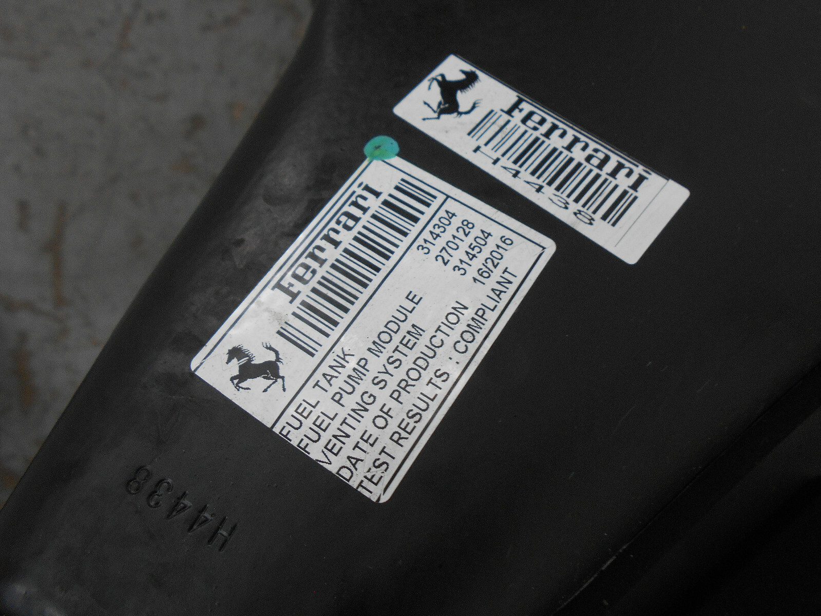 2016 15 17 18 19 20 Ferrari 488 Spider Fuel Saddle Tanks #9207 Q2