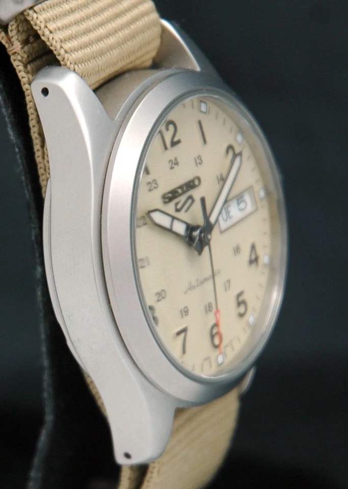RELOJ SEIKO 5 Sports Field automático para hombre esfera beige kit desierto 24J SRPJ83 4R36 Foto 4 de 4