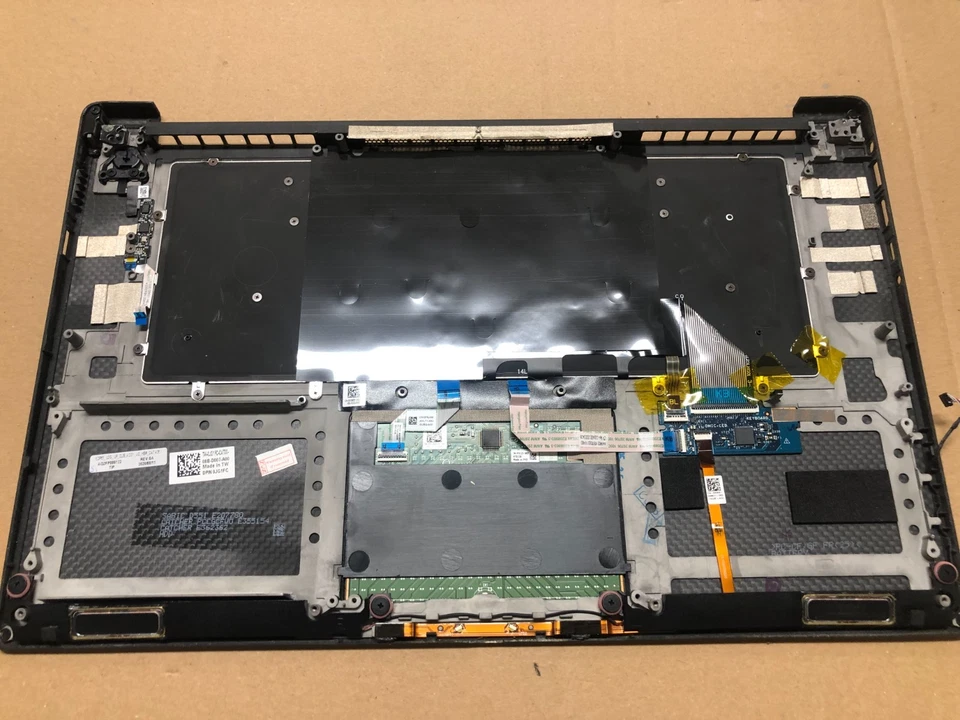 Reposamanos teclado Dell XPS 15 7590, Precision 5540 con panel táctil (grado B-) Foto 2 de 3