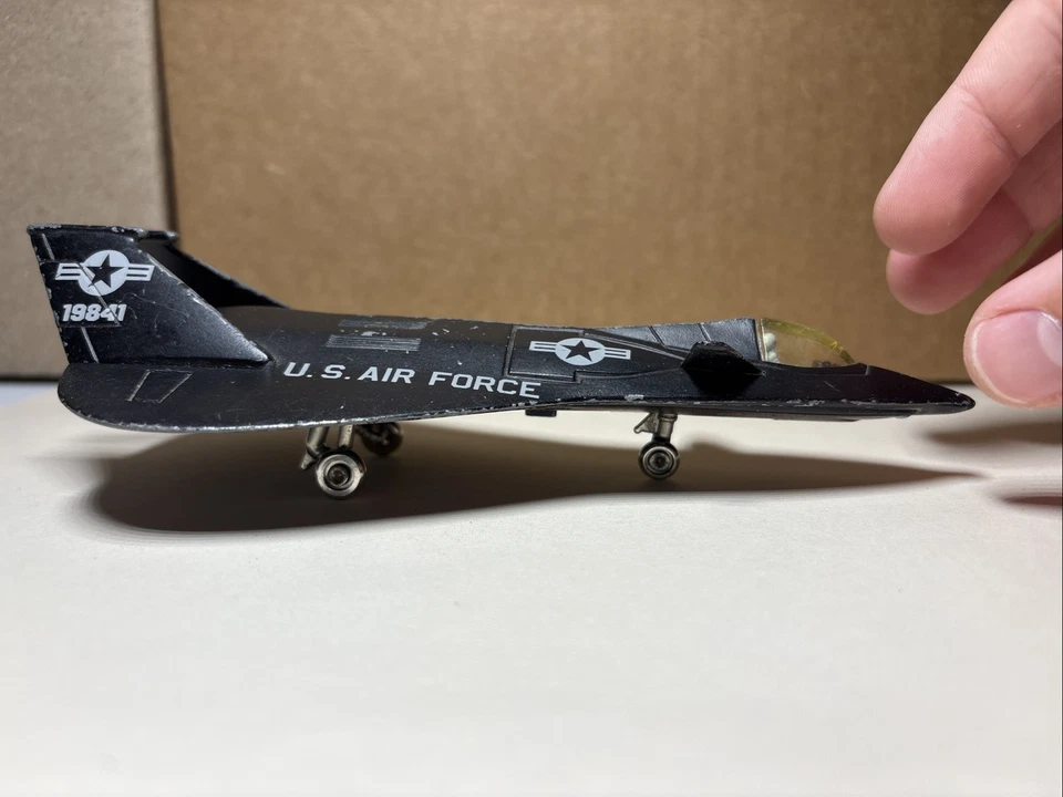 ERTL 1989 Vintage Diecast Metal F-19 Stealth Fighter Jet Fuerza Aérea de los Estados Unidos Foto 2 de 4