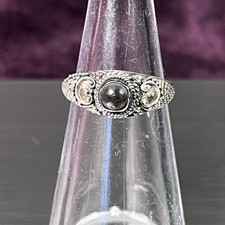 925 Sterling Silver Ring with Dark Stone Center And Studded Sides Size 5