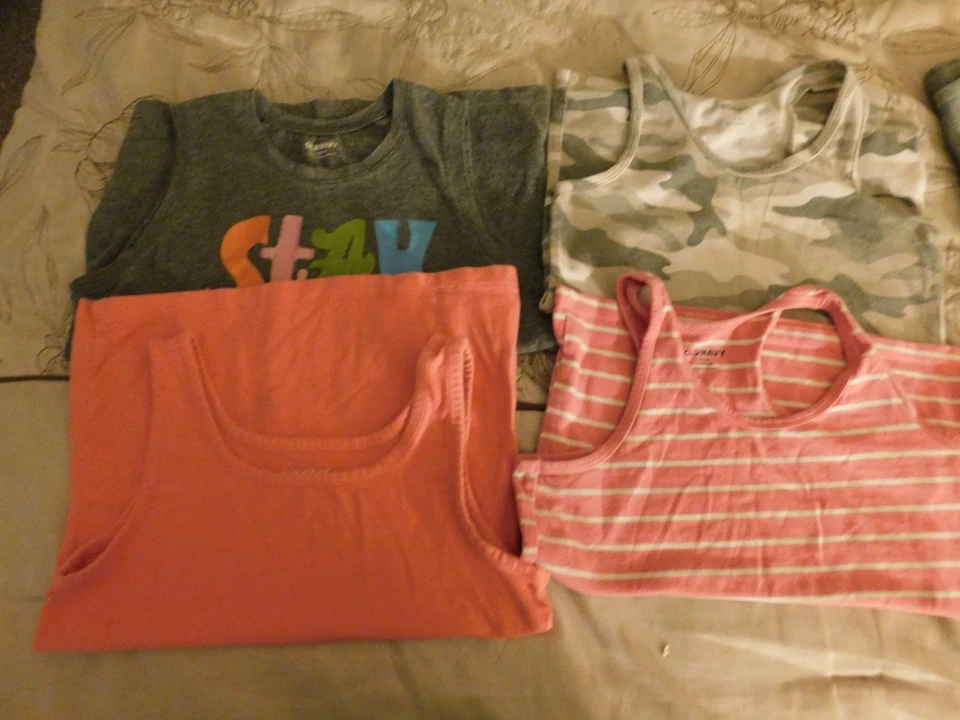 Small Lot 8-pc of girls tops & shorts size 10/12  4 tanks, 2 t-shirts, 2 shorts - Image 2 of 4