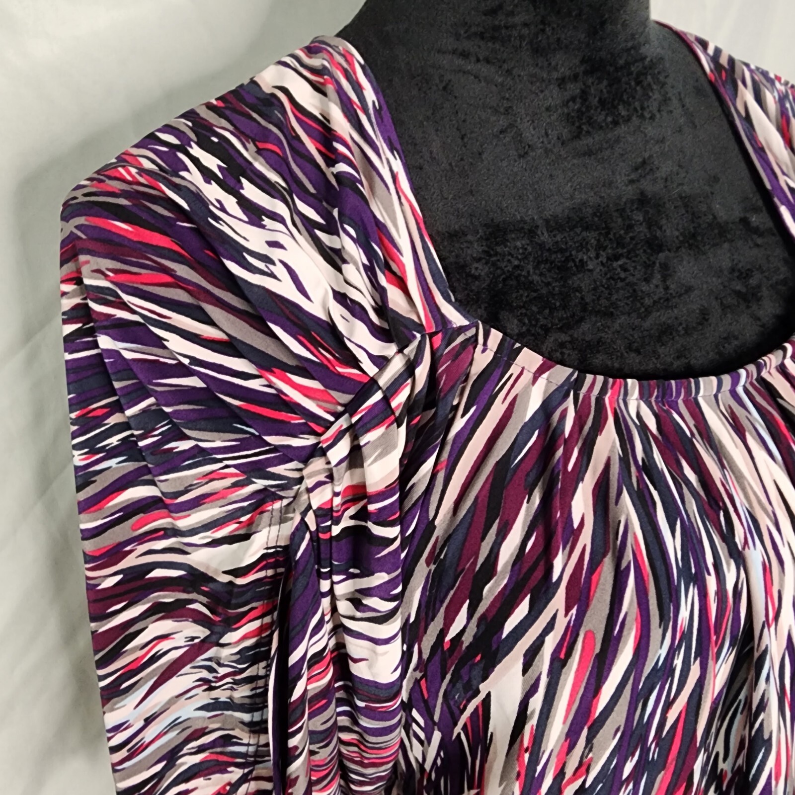 BCBGENERATION Size Medium Multicolored Ruched Bat… - image 6