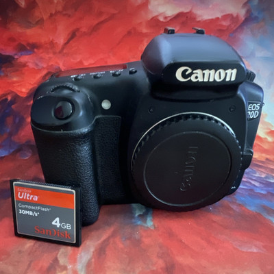 Canon EOS 20D w/ 4GB SanDisk CF w/ untested battery NO CHARGER