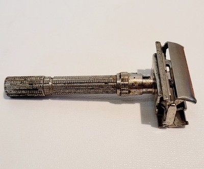 VTG GILLETTE ADJUSTABLE SAFETY RAZOR--ADJUSTS FROM 1 TO 9--3 3/8'' LONG