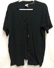 Sostanza 18W black crinkle button down women's stretch short sleeve plus top