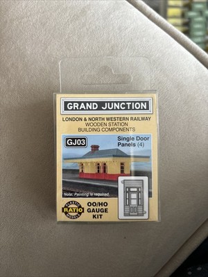 Ratio Grand Junction GJ03 - (4) Einzeltürverkleidungen - Spurweite OO/HO - NEU