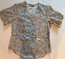 Crest Uniform Scrub Top Beige w/Purple Flowers Small Excellent Preowned X-16 