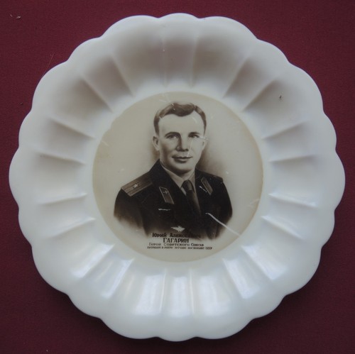 Alter UdSSR GAGARIN Portrait Wostok Kosmonaut 1960 Wandteller Vintage Sowjetischer Weltraum