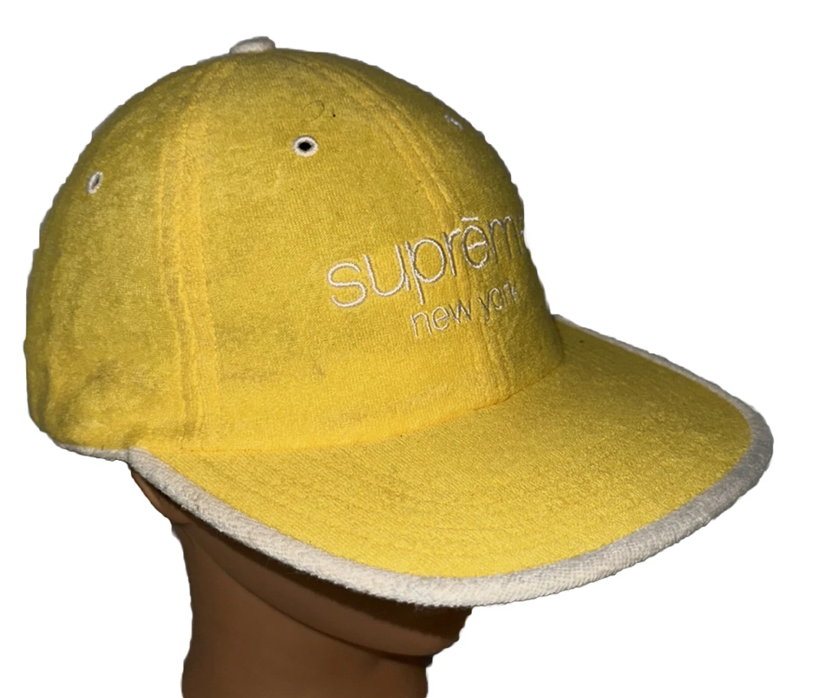 SUPREME Classic logo 6 panneaux éponge RARE chapeau unisexe jaune blanc fabriqué aux États Unis