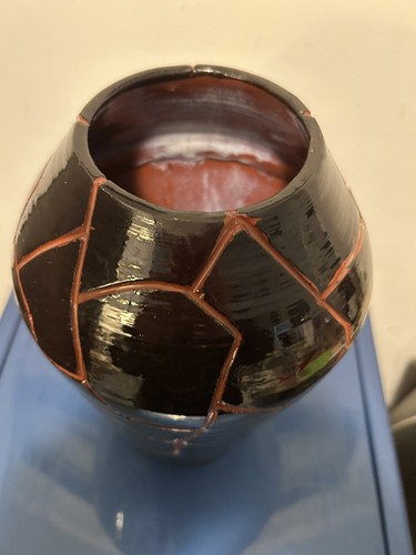 VINTAGE BROWN POTTERY VASE 10 1/2 inch signed - Picture 5 of 9