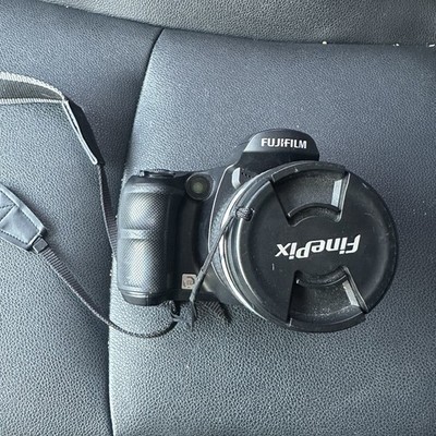 Fujifilm FinePix S Series S6000fd 6.3MP Digital Camera