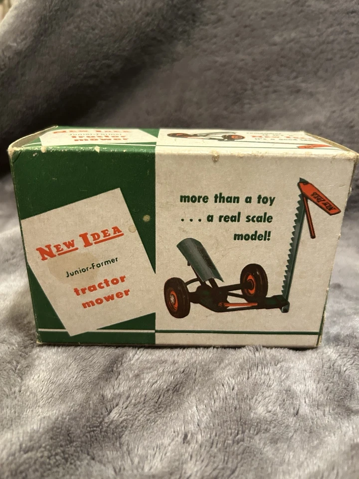 New Idea Sickle Mower 1/16 Diecast Farm Implement Replica Collectible by Topping - Image 2 of 4