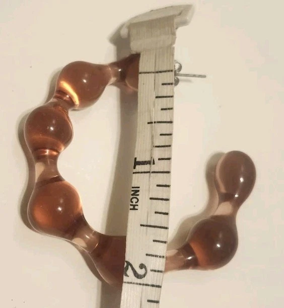 Vintage como nuevo 1 pr. Pendientes de aro con poste perforado "burbuja" rosa dura lucita Foto 3 de 4