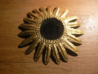 PETIT MIROIR SOLEIL EN METAL