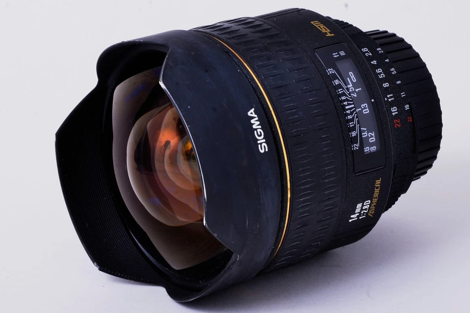 Wide angle lens - Sigma 14MM 2.8 lens - Nikon Mount - Image 2 of 4