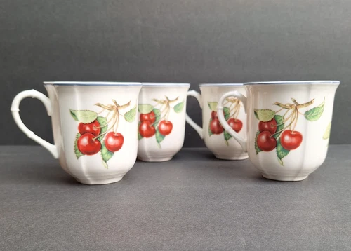 Set Of 4 Villeroy and Boch Cottage Cherry Blueberry Porcelain Coffee Tea Mug EUC