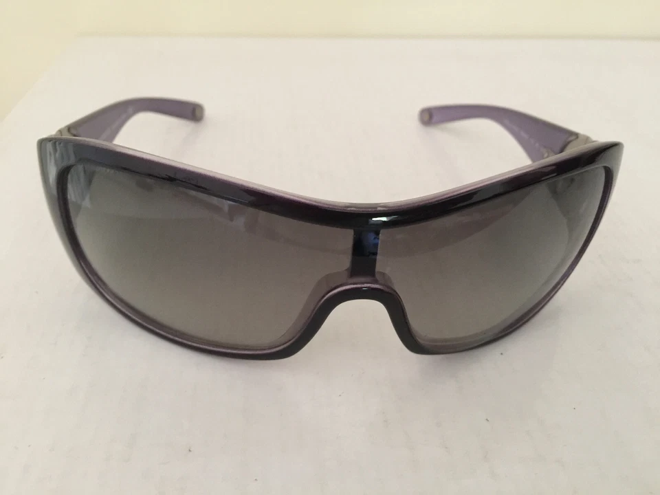 Gafas de sol Versace 4143-B envolventes para mujer marcos negros/púrpura/plateados hechos en Italia Foto 4 de 4