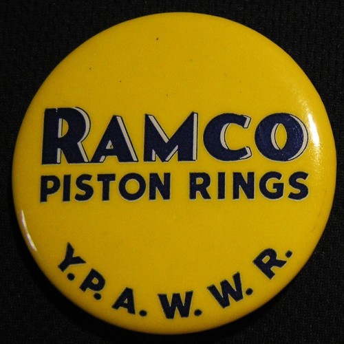 VTG 2 3/16" RAMCO PISTON RINGS ADVERTISING PIN - CAR AUTO AUTOMOBILE ENGINE