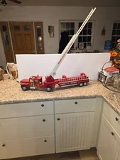 Vintage Nylint Aerial Hook-N-Ladder Fire Truck Engine 885 80s District 2 Nice!