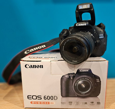 Canon EOS 600D mit EF-S 18-55mm IS in OVP - Zubehörpaket