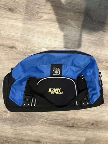 OGIO Duffle Bag Gym/Overnight Zip Bag Blue Large, Excellent Condition