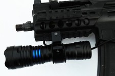 Tactical LED Gun FLASHLIGHT 800 Lumens Rifle Shotgun Picatinny mount Battery