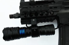 Tactical LED Gun FLASHLIGHT 800 Lumens Rifle Shotgun Picatinny mount Battery