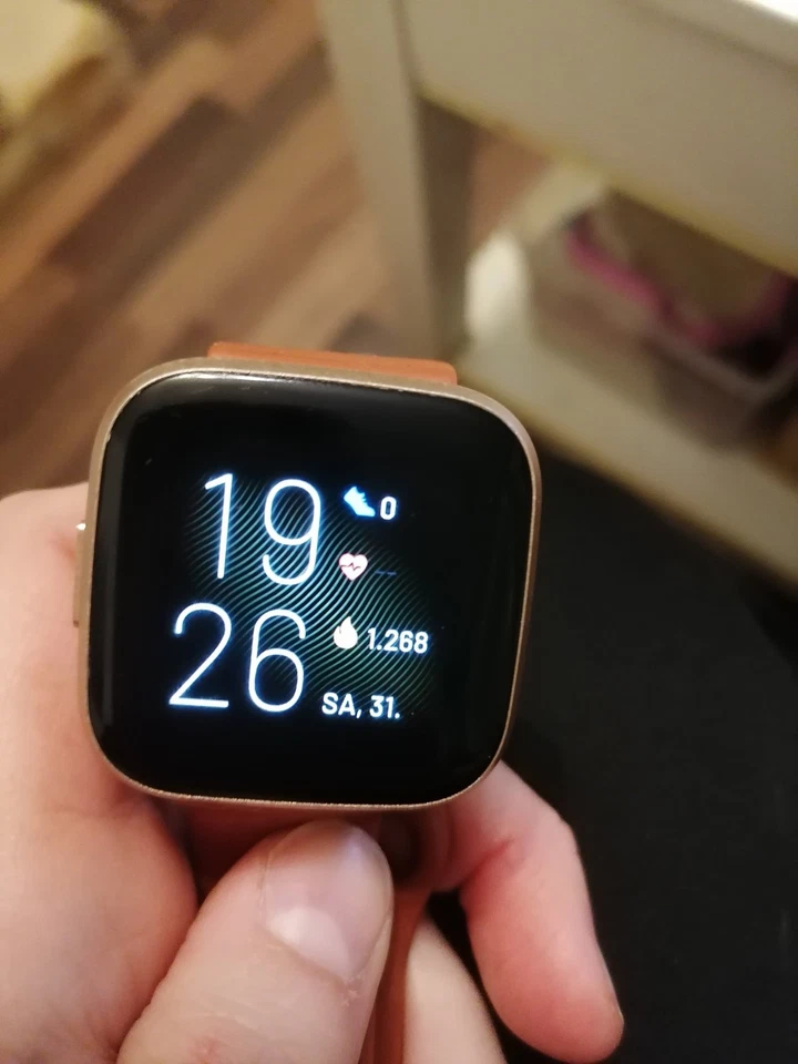 Fitbit Versa 2 Smartwatch, Roségold/inkl. Ladekabel / ohne Original Armband - Bild 4 von 4