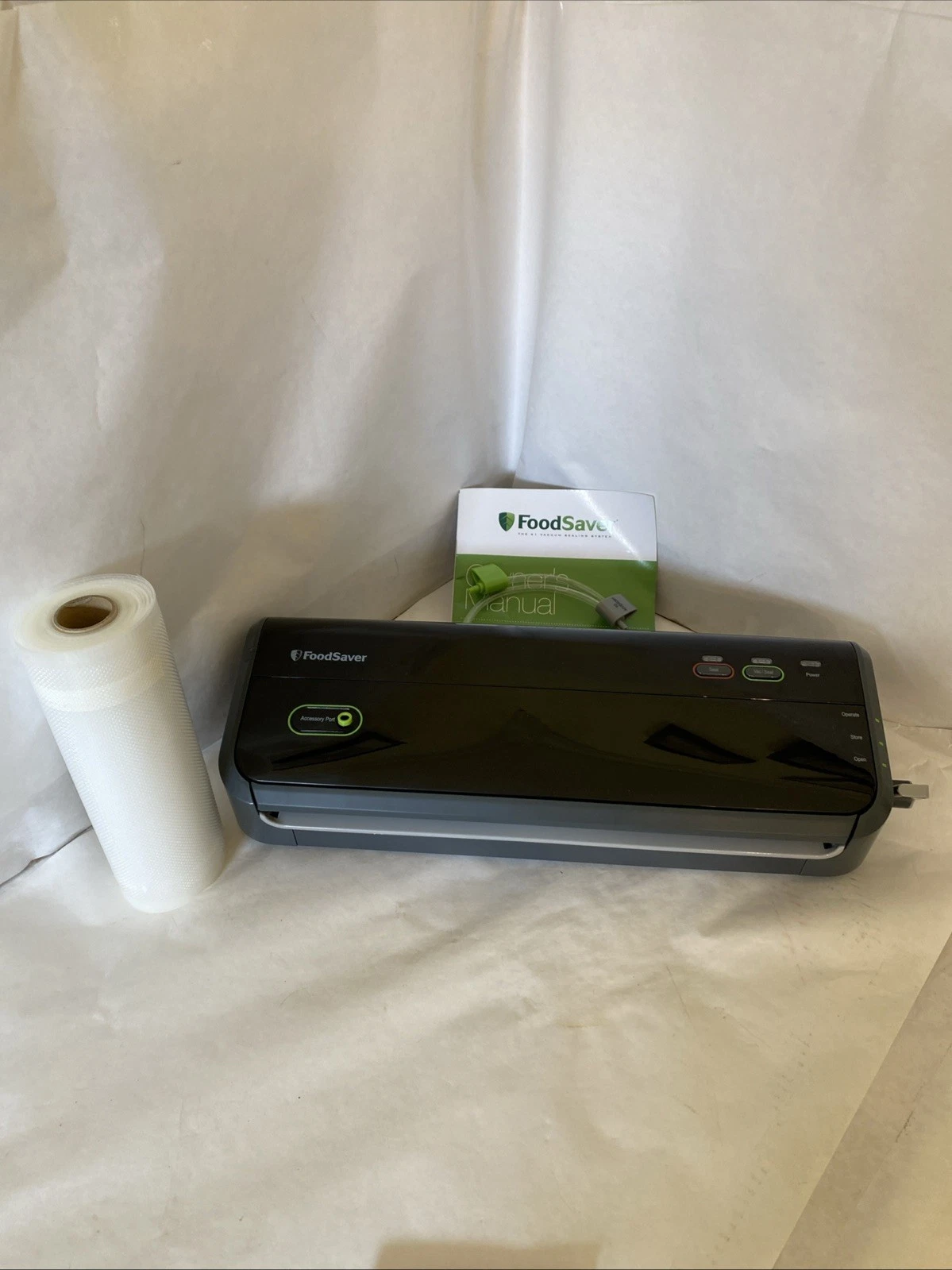 FoodSaver FM2000 Vacuum Sealer Machine with Bags - Black