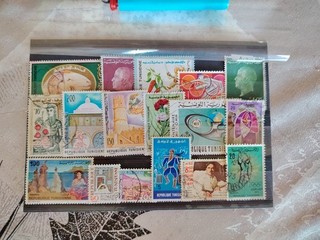 17 timbres Tunisie lot 743