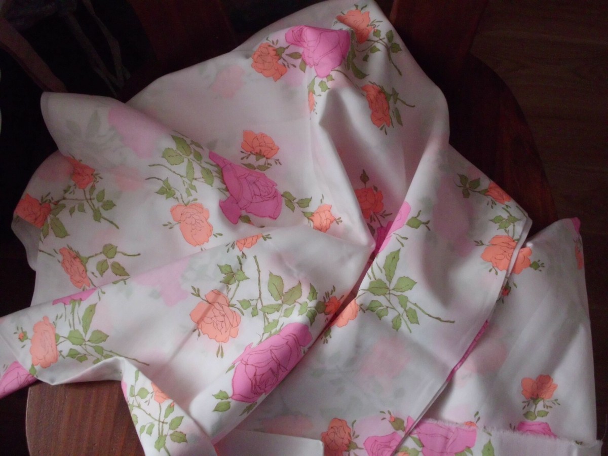 Coupon De Tissu Ancien Fleuri Rose - 58 X 78 Cm - Coton/polyester - France