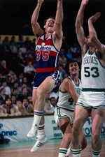 Kevin Grevey Washington Bullets shoots a layup against Rick Robey- Old Photo