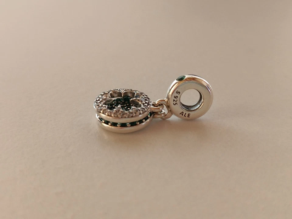 Pandora Vierblättriges Dazzling Clover Kleeblatt Charm Anhänger (797906NRGMX) - Bild 3 von 4