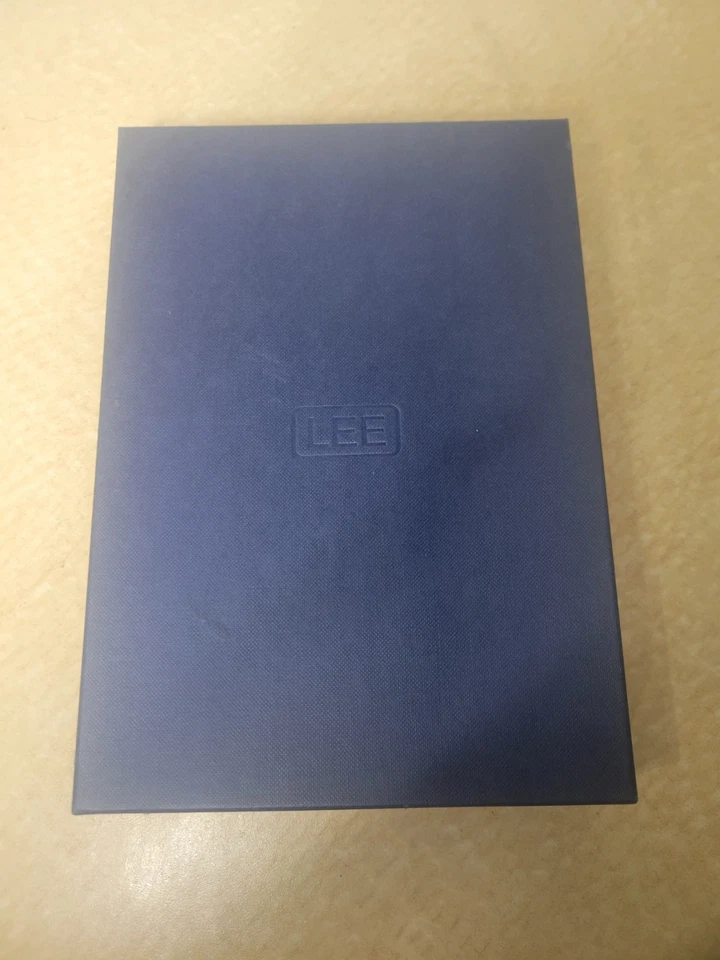 Leather E-BOOK COVER for Holding a Needlepoint Canvas ~ RED ~ LEE - Image 2 of 4