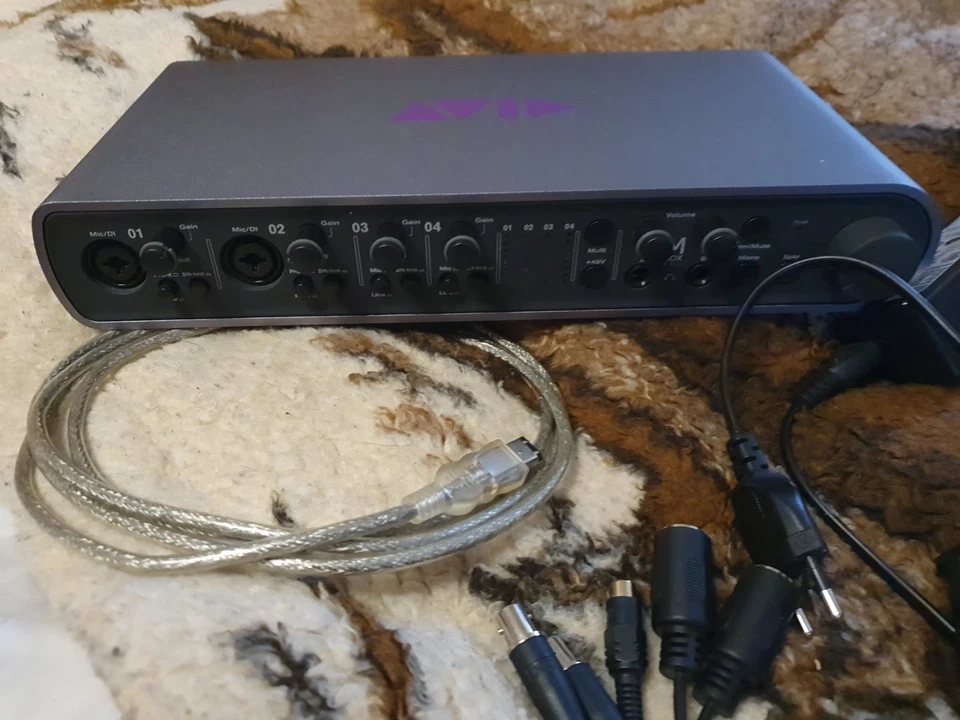 Avid M Box Pro - Audiointerface, Preamp für Pro Tools, Logic, Ableton, Universal - Bild 2 von 4